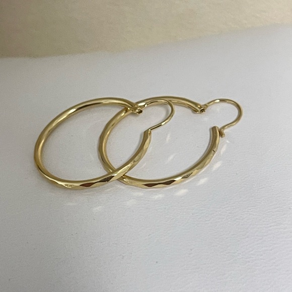 18k Gold Filled Small Diamond Cut Hoop Earrings - Picture 8 of 8